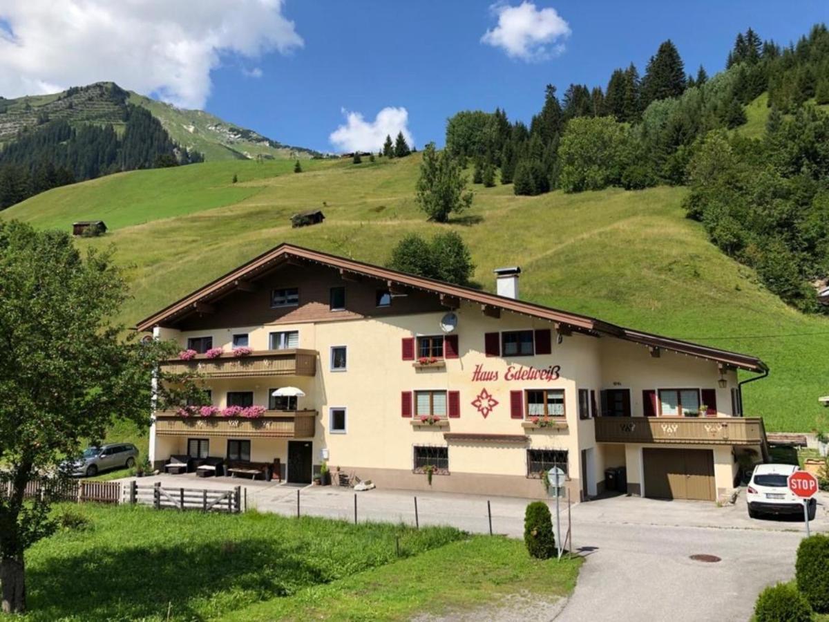 Pension & Ferienwohnungen Haus Edelweiss Holzgau Extérieur photo